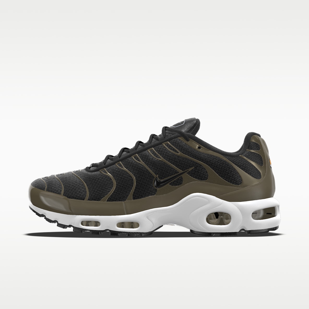 Black Air Max Plus. Nike RO